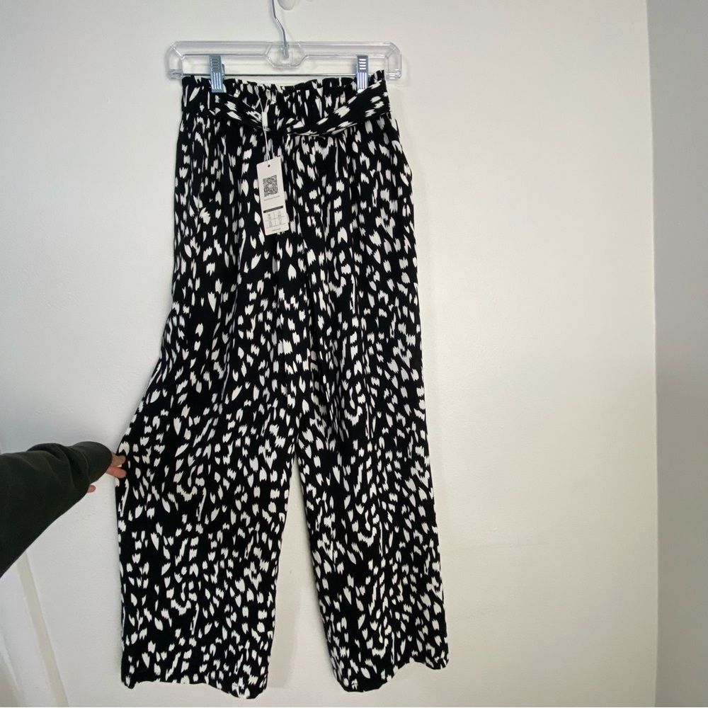 NWT Ecowish Womens S Wide Leg Pull On Pants Black &‎ White Abstract Print Casual